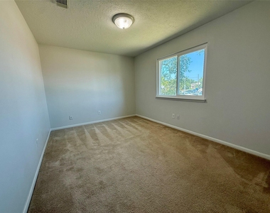 6931 Echo Pines Drive - Photo Thumbnail 27