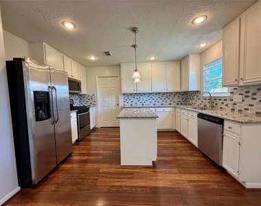6931 Echo Pines Drive - Photo Thumbnail 6