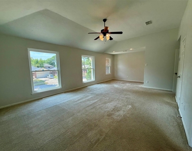 6931 Echo Pines Drive - Photo Thumbnail 16
