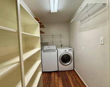 6931 Echo Pines Drive - Photo Thumbnail 9