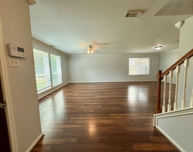 6931 Echo Pines Drive - Photo Thumbnail 2