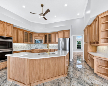 975 Wildwood Drive - Photo Thumbnail 9