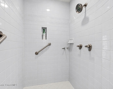 975 Wildwood Drive - Photo Thumbnail 20
