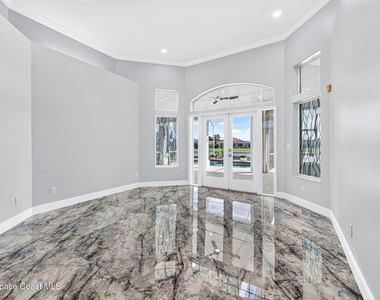 975 Wildwood Drive - Photo Thumbnail 4