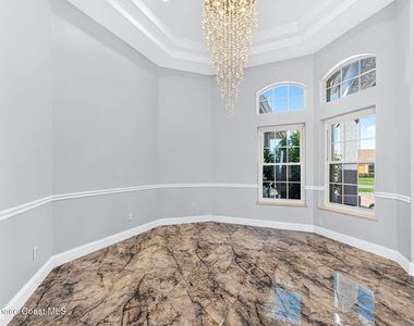 975 Wildwood Drive - Photo Thumbnail 6