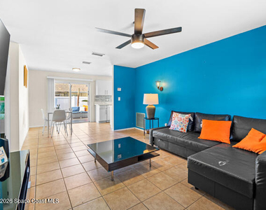 121 Franklyn Ave Avenue - Photo Thumbnail 2