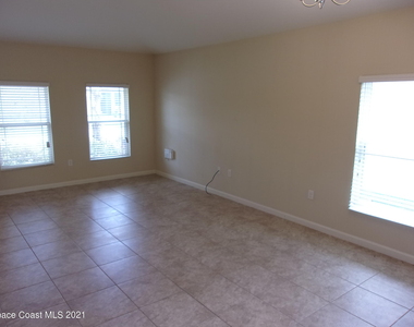 3935 Harvest Circle - Photo Thumbnail 7