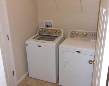 3935 Harvest Circle - Photo Thumbnail 9