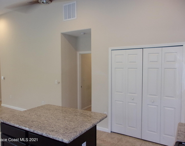 3935 Harvest Circle - Photo Thumbnail 14
