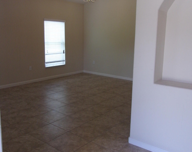 3935 Harvest Circle - Photo Thumbnail 5