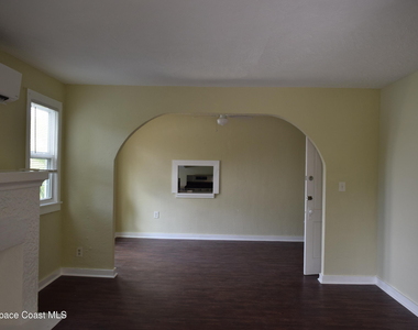 658 Young Street - Photo Thumbnail 3