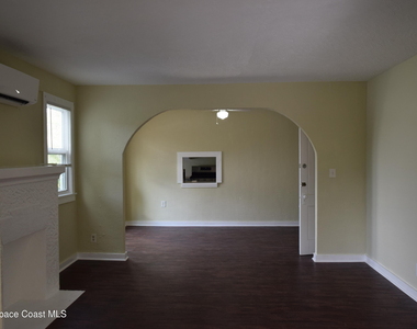 658 Young Street - Photo Thumbnail 5