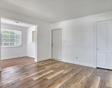 658 Young Street - Photo Thumbnail 9