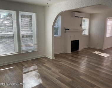 658 Young Street - Photo Thumbnail 6