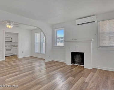 658 Young Street - Photo Thumbnail 12