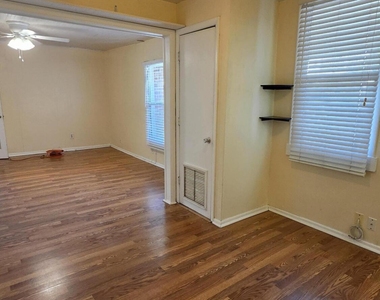 2101 Hallwood Place - Photo Thumbnail 4