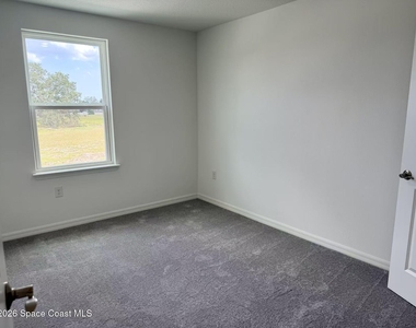 856 Castleford Avenue Ne - Photo Thumbnail 14