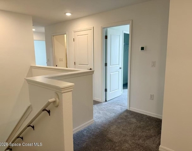 856 Castleford Avenue Ne - Photo Thumbnail 7