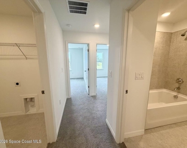 856 Castleford Avenue Ne - Photo Thumbnail 12