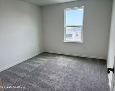 856 Castleford Avenue Ne - Photo Thumbnail 15