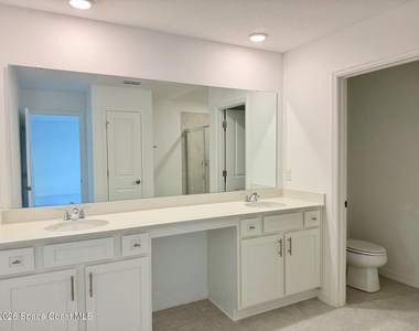 856 Castleford Avenue Ne - Photo Thumbnail 9