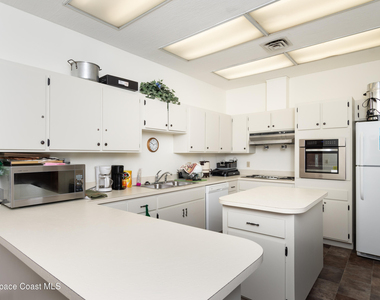 9015 Manchester Lane - Photo Thumbnail 31