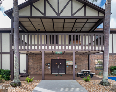9015 Manchester Lane - Photo Thumbnail 32