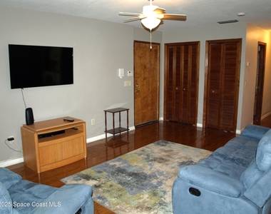 9015 Manchester Lane - Photo Thumbnail 5
