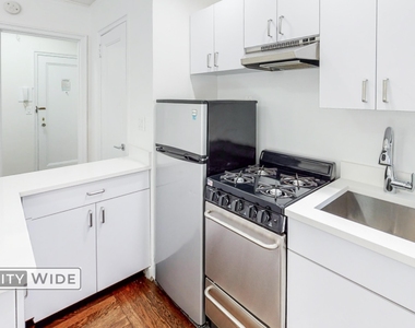 140 East 46th Street - Photo Thumbnail 2