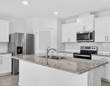7114 Topaz Drive - Photo Thumbnail 6