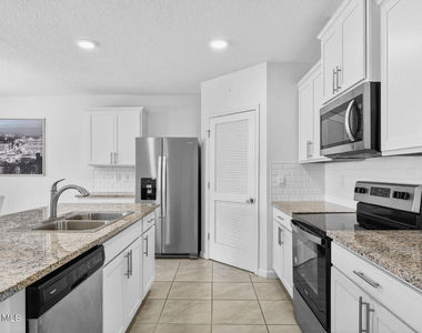 7114 Topaz Drive - Photo Thumbnail 10