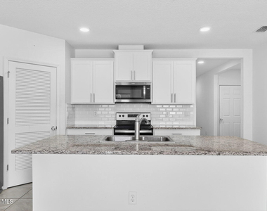 7114 Topaz Drive - Photo Thumbnail 7