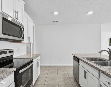 7114 Topaz Drive - Photo Thumbnail 9