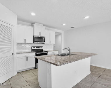 7114 Topaz Drive - Photo Thumbnail 8