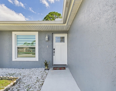 282 Umber Street Nw - Photo Thumbnail 2