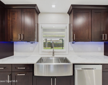 282 Umber Street Nw - Photo Thumbnail 5