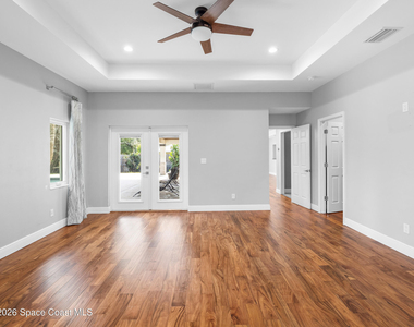211 Wayne Avenue - Photo Thumbnail 11