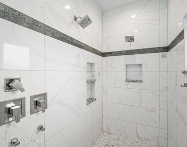 211 Wayne Avenue - Photo Thumbnail 14