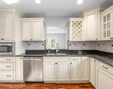 211 Wayne Avenue - Photo Thumbnail 5