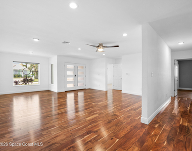 211 Wayne Avenue - Photo Thumbnail 3