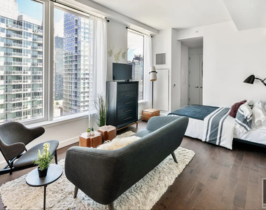 West 36 Street - Photo Thumbnail 1