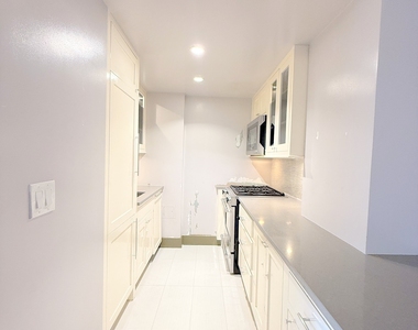 West 93 Street - Photo Thumbnail 2