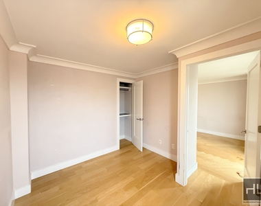 West 93 Street - Photo Thumbnail 3