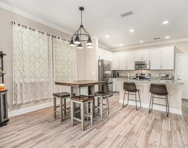 10715 Marsha Drive - Photo Thumbnail 7