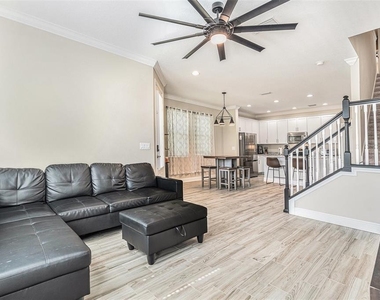 10715 Marsha Drive - Photo Thumbnail 6