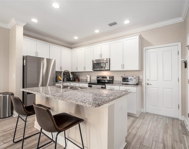 10715 Marsha Drive - Photo Thumbnail 9