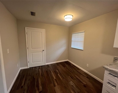 610 Patlin Avenue - Photo Thumbnail 5