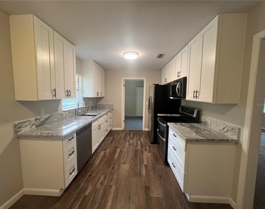 610 Patlin Avenue - Photo Thumbnail 4