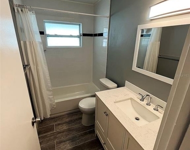2215 W Vina Del Mar Boulevard - Photo Thumbnail 15