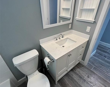 2215 W Vina Del Mar Boulevard - Photo Thumbnail 12